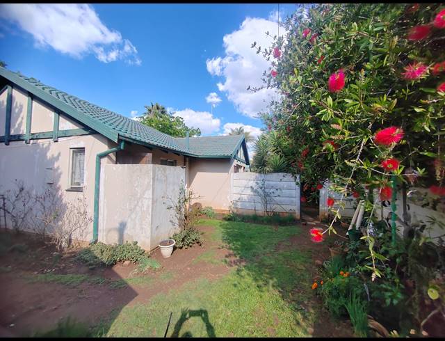 2 BEDROOM FREESTANDING FOR SALE IN HUNTINGDON